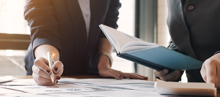 經營財務：數據服務及谘詢